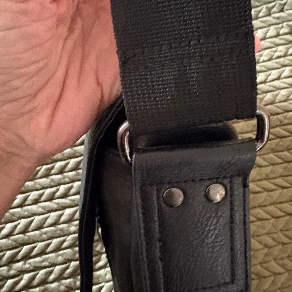 Kenneth Cole Messenger Bag, Unisex